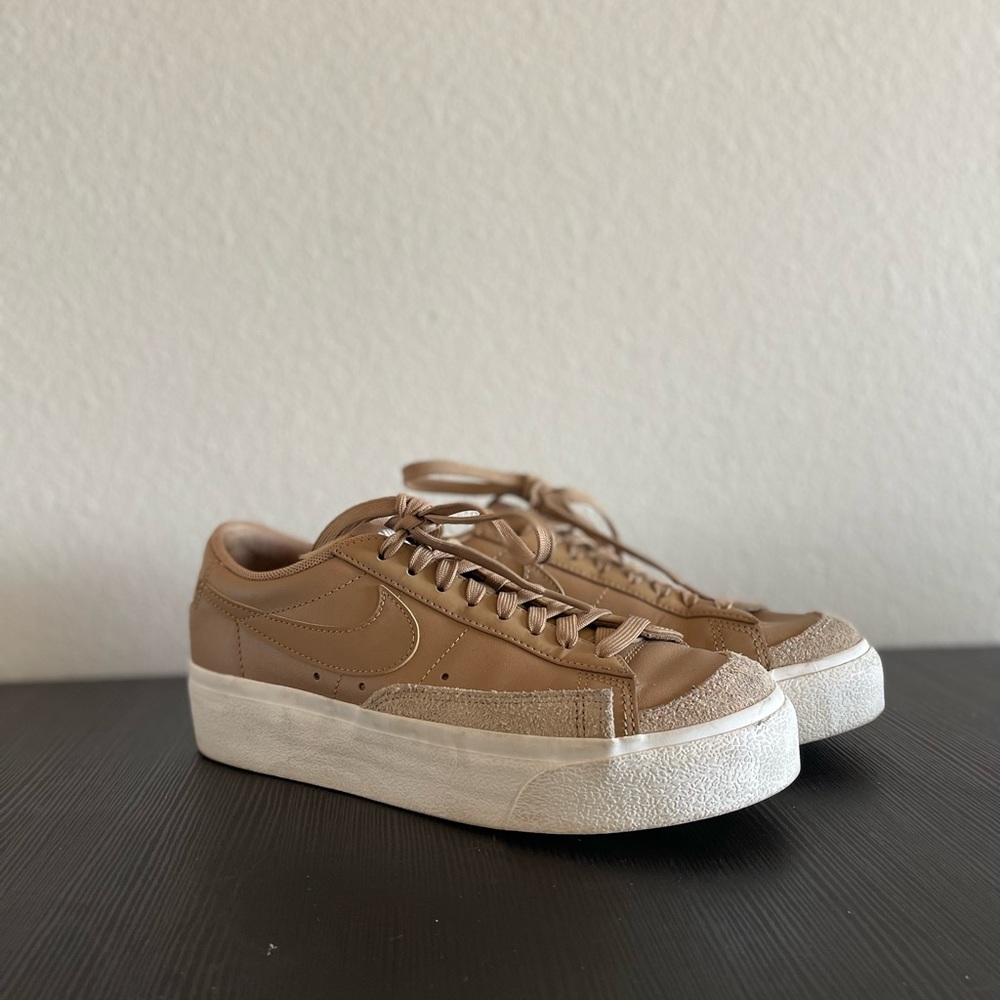 Nike platform tennis